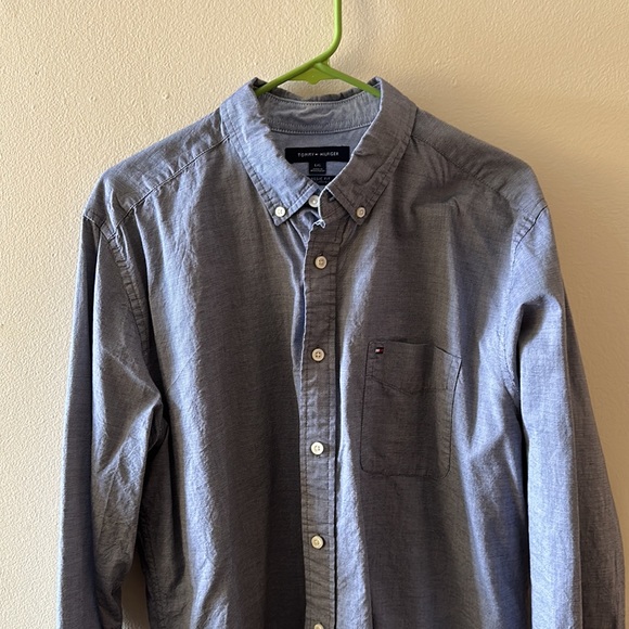 Tommy Hilfiger button down - Picture 2 of 5